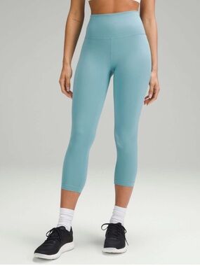 Lululemon Wunder Train High-Rise Crop 23"
Tidal Teal size 4 W6CAMS